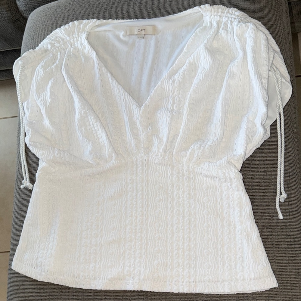 LOFT White Textured V-Neck Puff Sleeve Smocked Waist Top